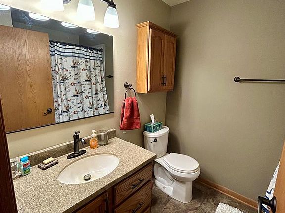 5th image of 1438 S Delavan Club DRIVE #D6