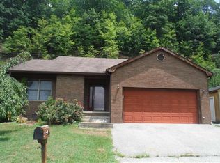 180 Apple Ridge Ln, Hazard, KY 41701