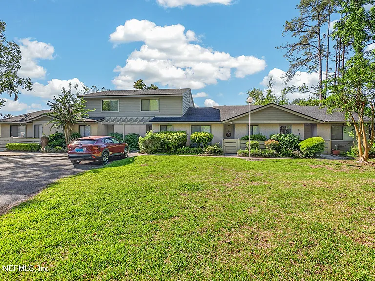 7701 Baymeadows Cir W #1052 — Photo 2