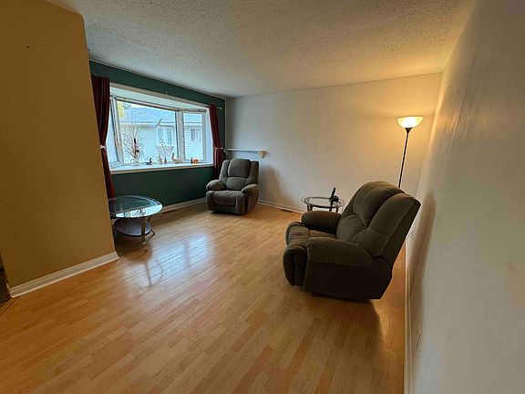 2nd image of 19 Eagle Cres