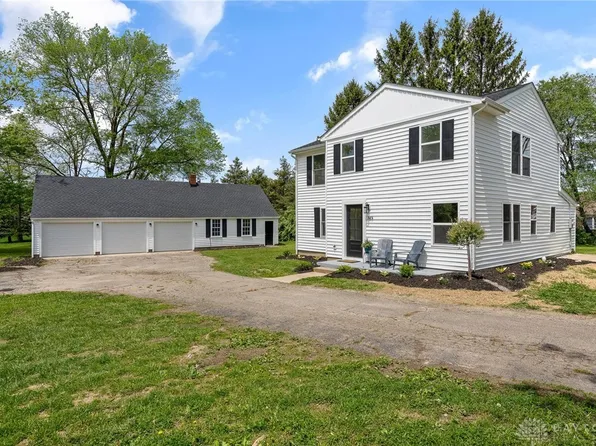 745 Albert Rd, Brookville, OH 45309