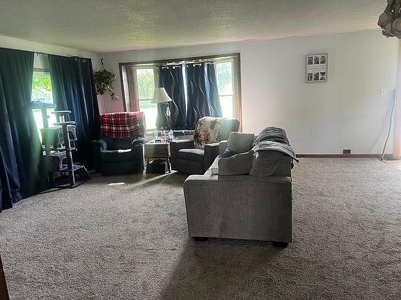 4th image of 228 W Forest St