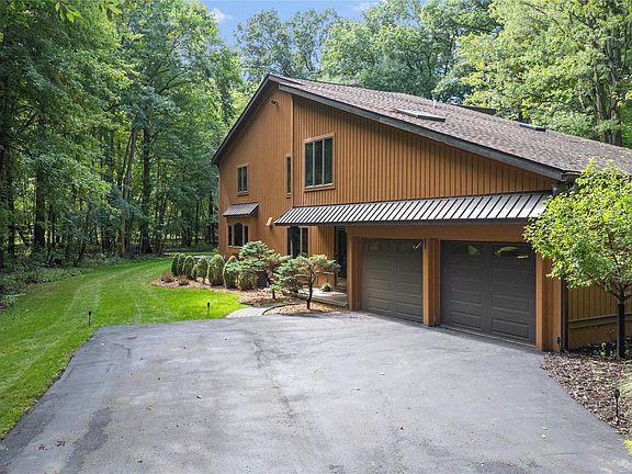 3rd image of 8931 Bridge Rd