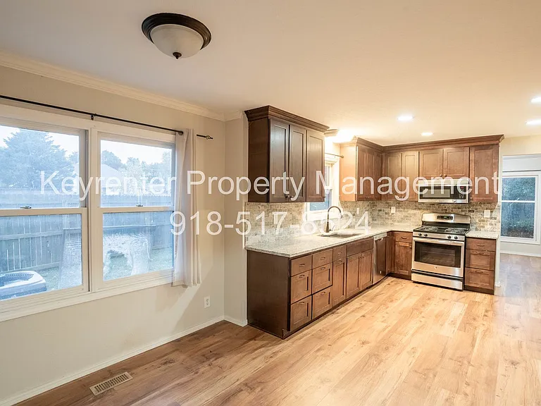 7304 E 61st Pl S — Photo 9