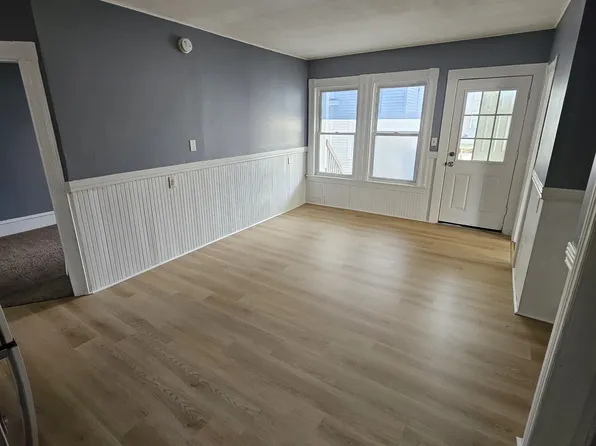 285 Lake Ave #4, Manchester, NH 03103