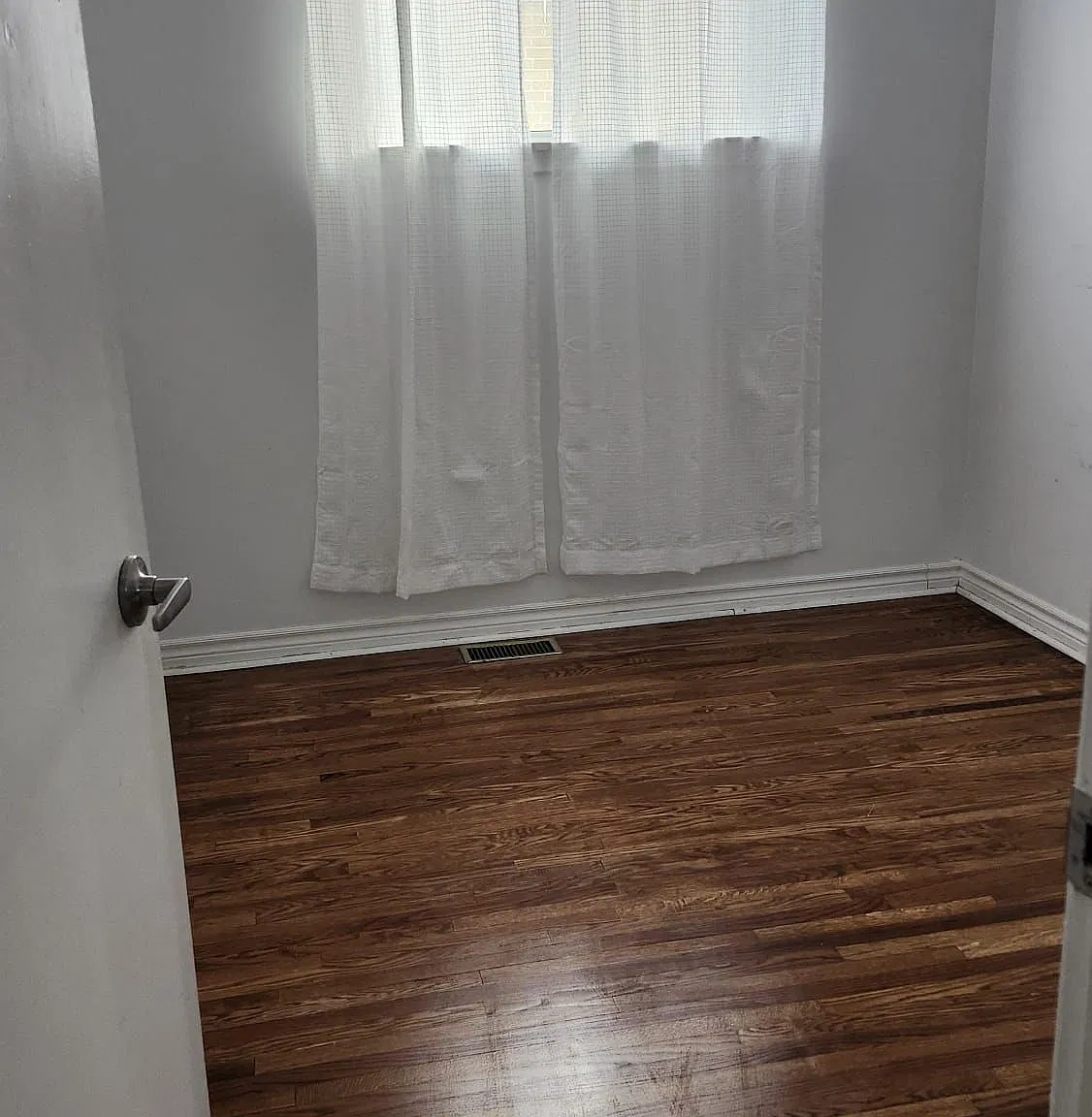 3 bed, $2,500 — Photo 2