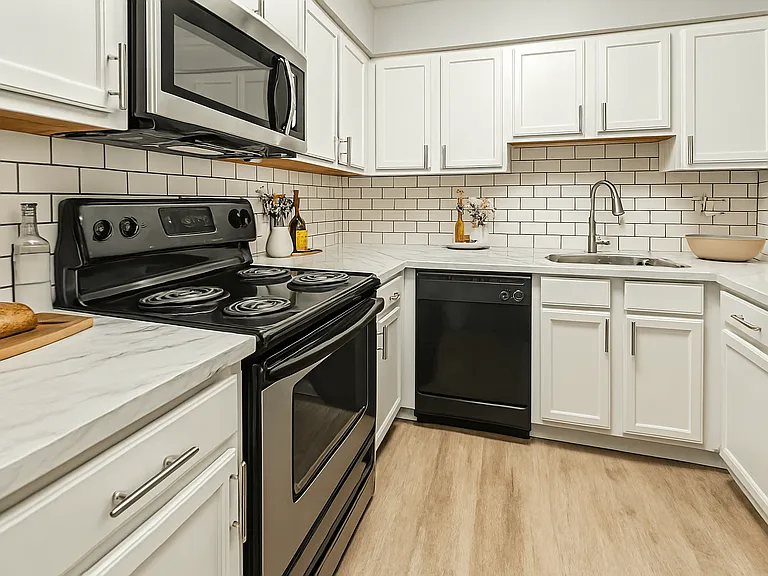 Mystic Bay Apartments — Photo 9