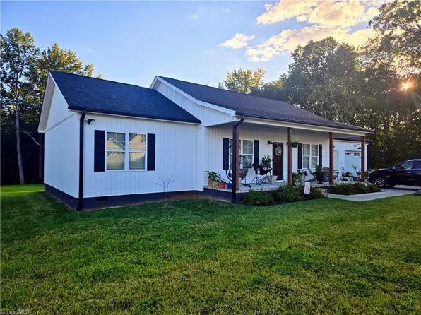 718 Deadmon Rd, Mocksville, NC 27028