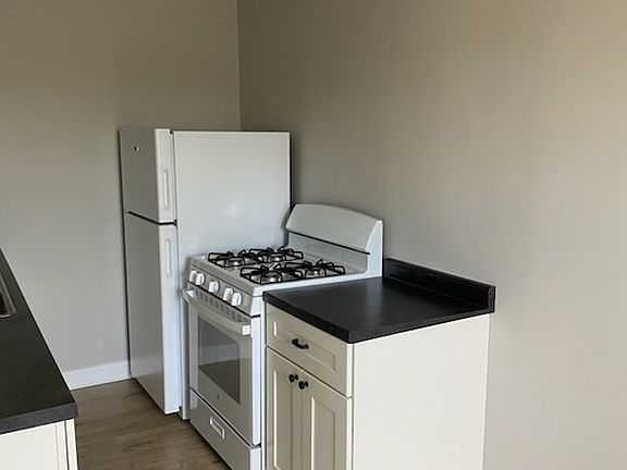 2nd image of 1572 Randolph Ave #107