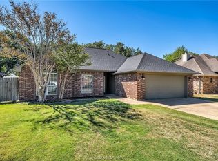 610 Yorkshire Dr, College Station, TX 77845