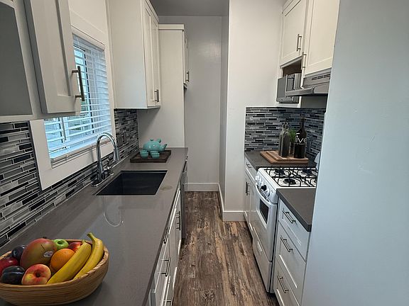 2nd image of 40 Westminster Ave APT 13