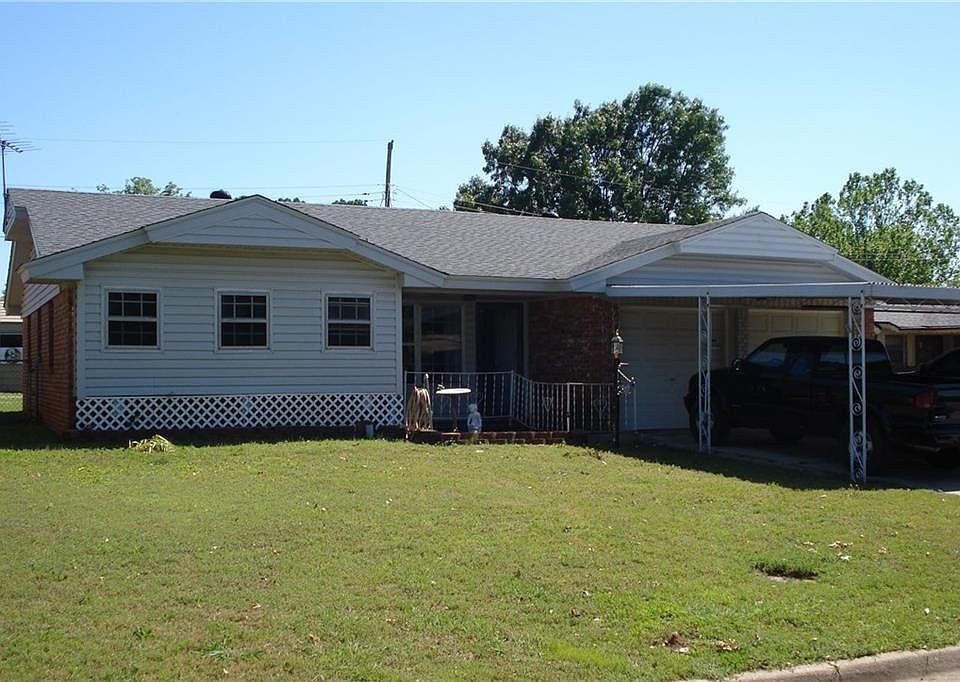1st image of 524 SW 62nd Ter