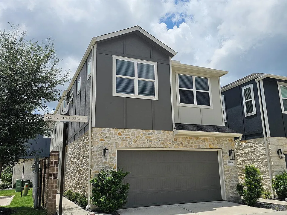 9808 Falling Fern Ln