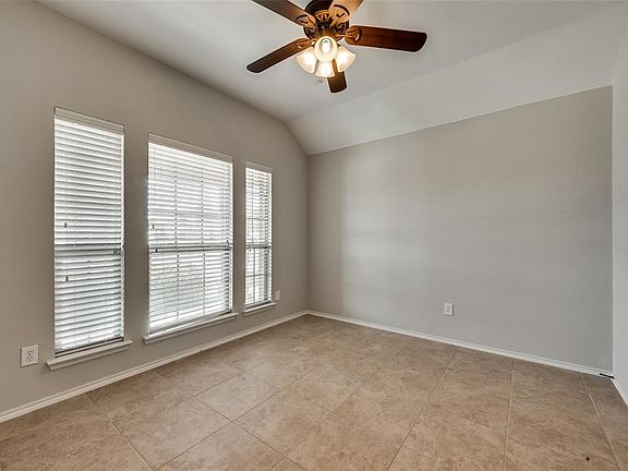 5th image of 1005 Golden Bear Ln