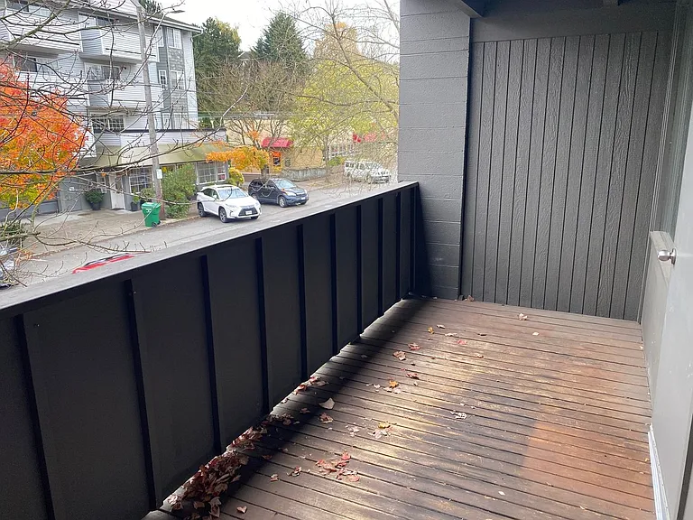 1621 Queen Anne Ave N — Photo 4