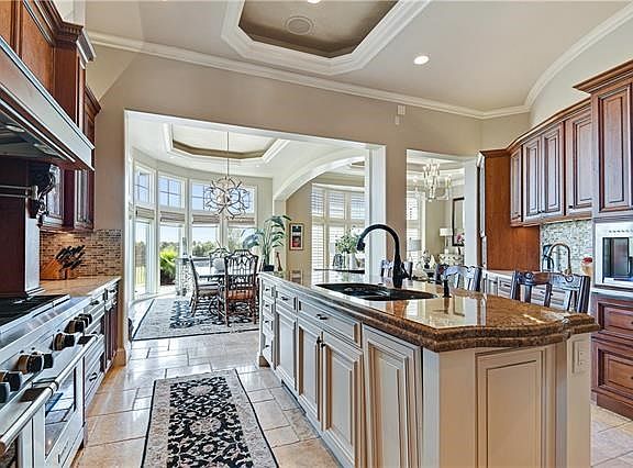 4th image of 14137 Nicklaus Dr