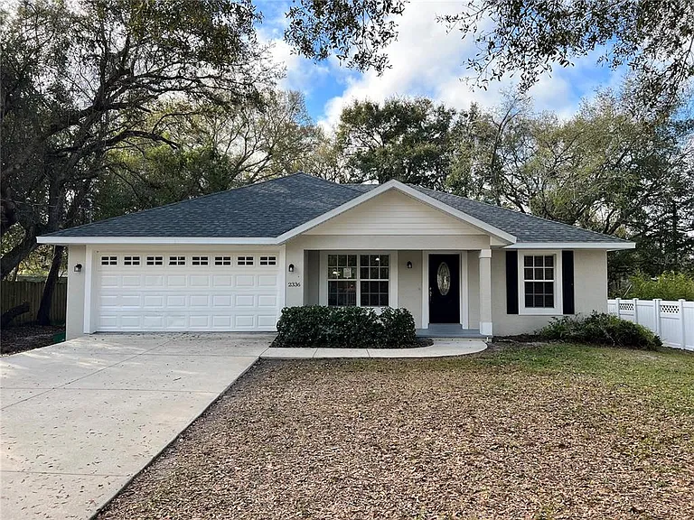 2336 W Orange Rd — Photo 1