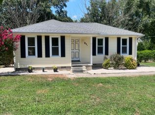 316 Meadowville Rd, Chester, VA 23836