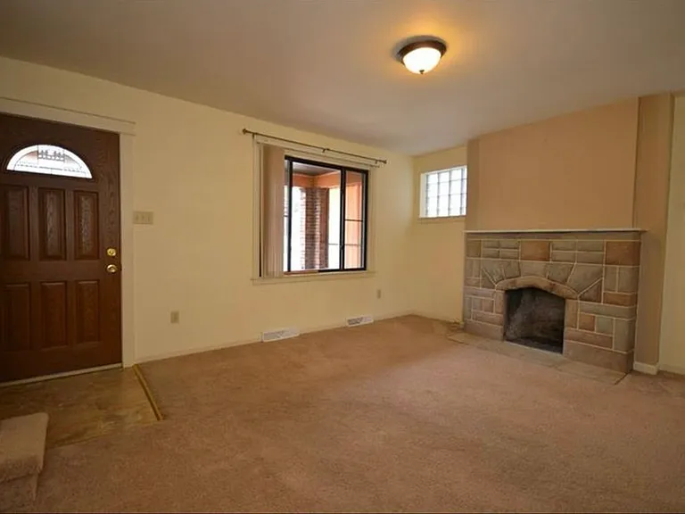 804 Lilac St — Photo 3