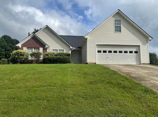 1410 Red Oak Way, Winder, GA 30680