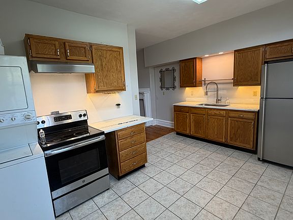 3rd image of 127 S Aiken Ave APT 4