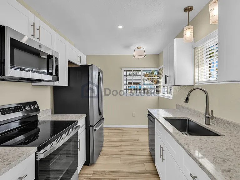 920 Bruce Ave — Photo 1