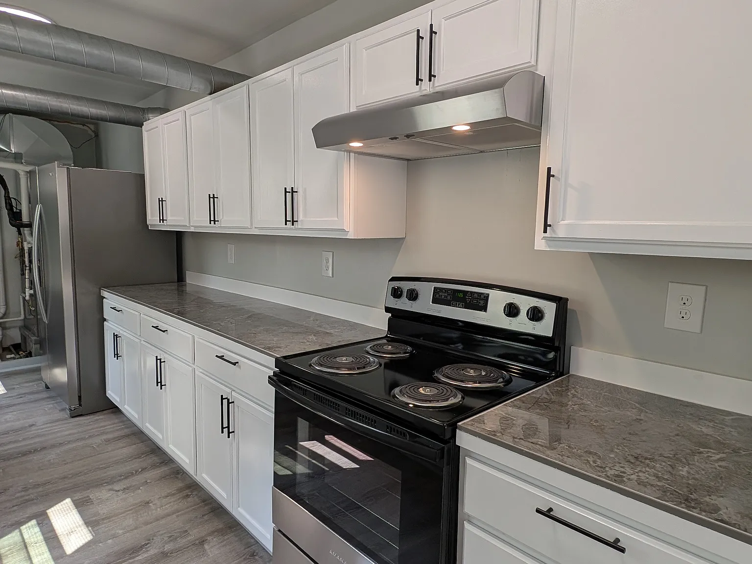 3 bed, 1200 sqft, $1,500 — Photo 2