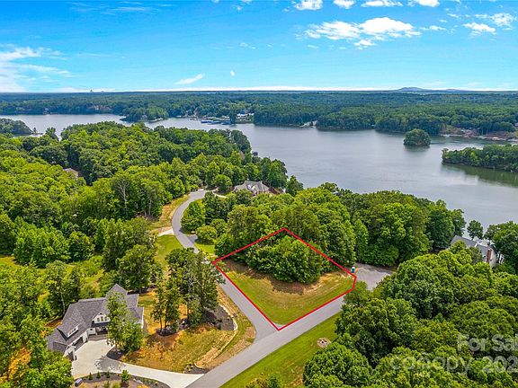 3rd image of 137 Harborcliff Dr