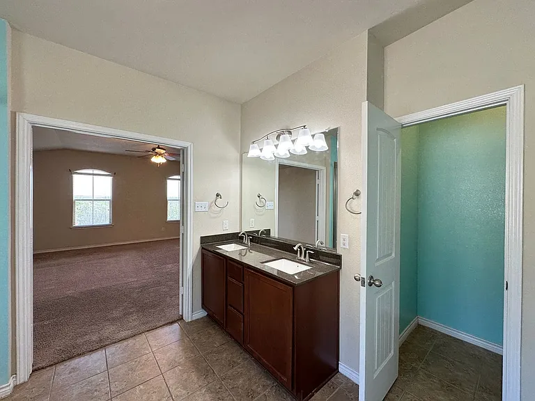 1200 Rocky Ridge Trl — Photo 31