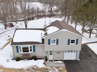 15 McClellan Drive, Nassau, NY 12123