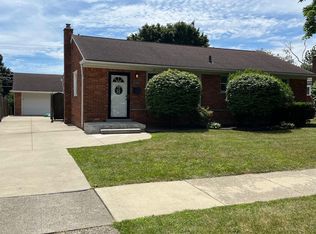 35303 Richland St, Livonia, MI 48150