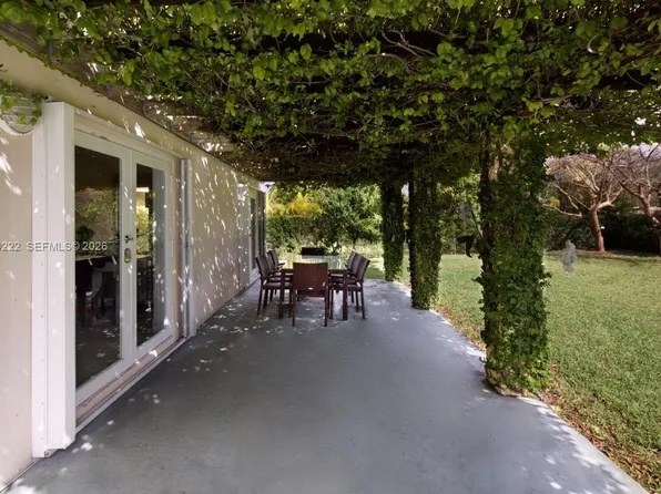 5631 SW 58th Ct, South Miami, FL 33143