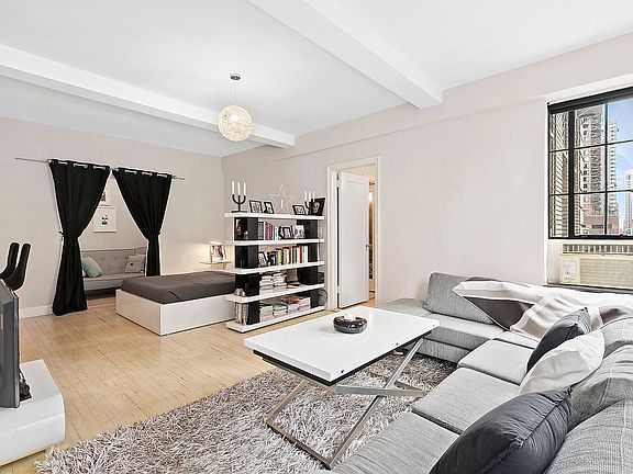 5th image of 333 W 56th St APT 10B