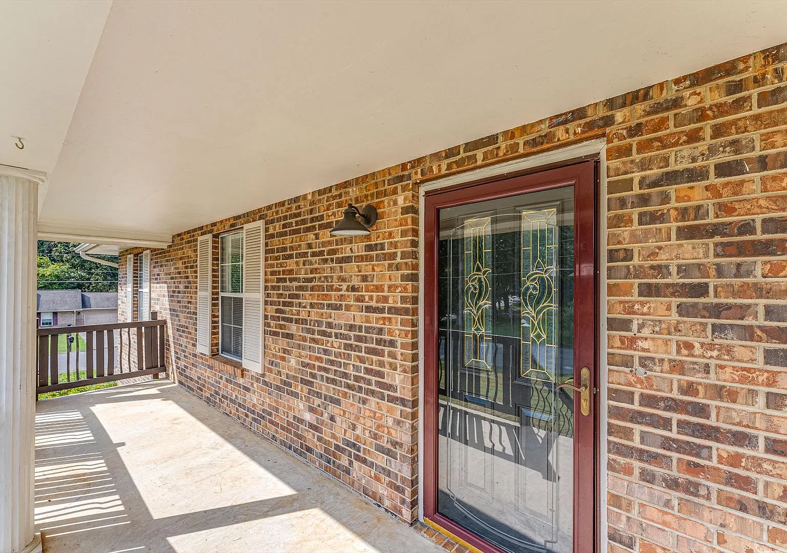 638 Devon St — Photo 4