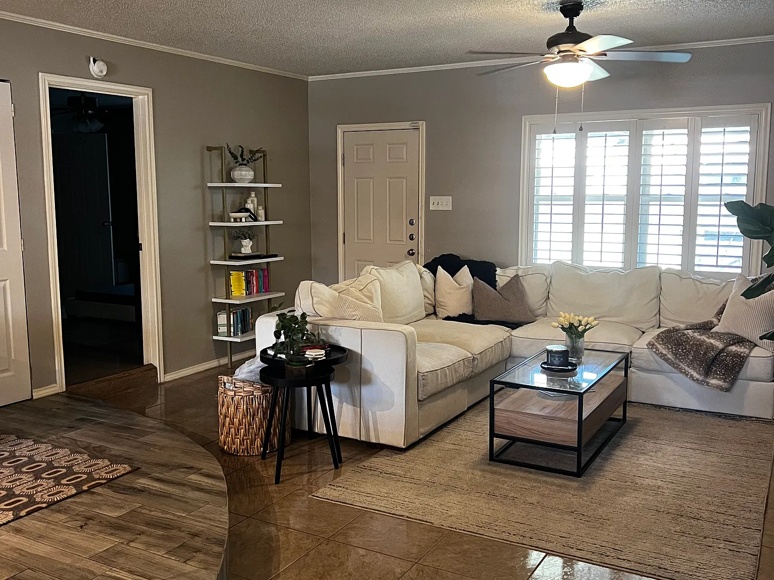 3 bed, 1383 sqft, $2,300 — Photo 3