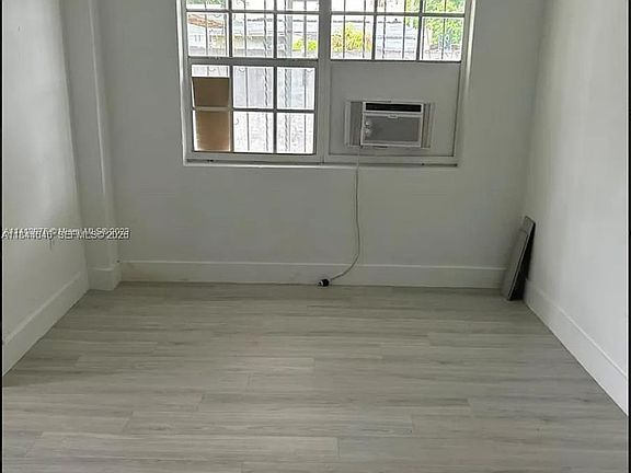 4th image of 2215 NW 33rd St