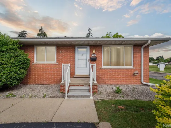 3307 Fort St, Trenton, MI 48183
