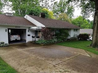 2241 Robinhood Dr, Wooster, OH 44691