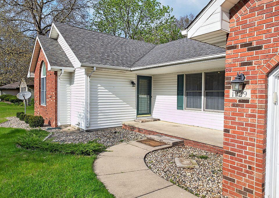 1929 Kapok St SW, Demotte, IN 46310 | Zillow