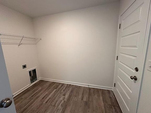 3rd image of 5623 Hodges Dr