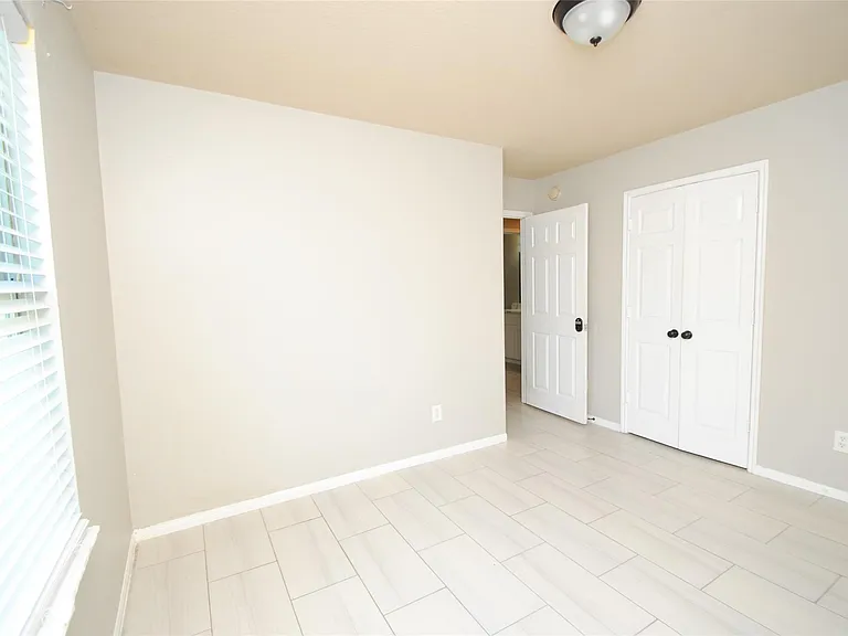 5910 Sugar Field Ln — Photo 20