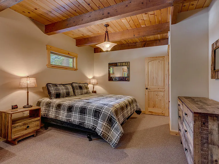 1325 Edelweiss Ln — Photo 12