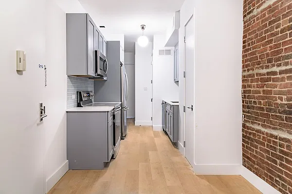 Rented by Charney Real Estate LLC | media 3