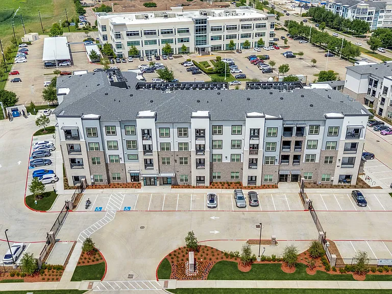 Palladium Park Row Katy — Photo 23