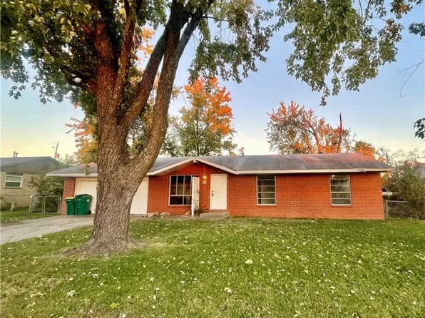 811 N 15th St, Rogers, AR 72756