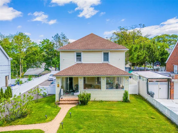 7 Clark Drive, Great Neck, NY 11020