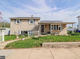181 S Main St, Mount Wolf, PA 17347