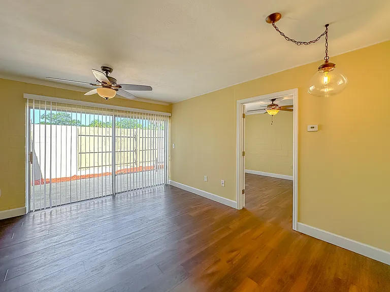 2241 W Pensacola St #27 — Photo 3