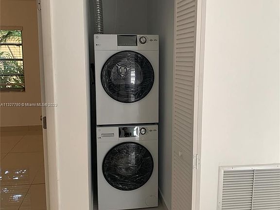 4th image of 315 Majorca Ave APT 2