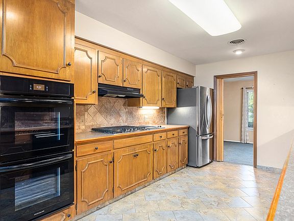 4th image of 1213 Oriole Dr